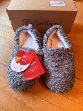 Women's Gray Fuzzy Slip-On Slippers